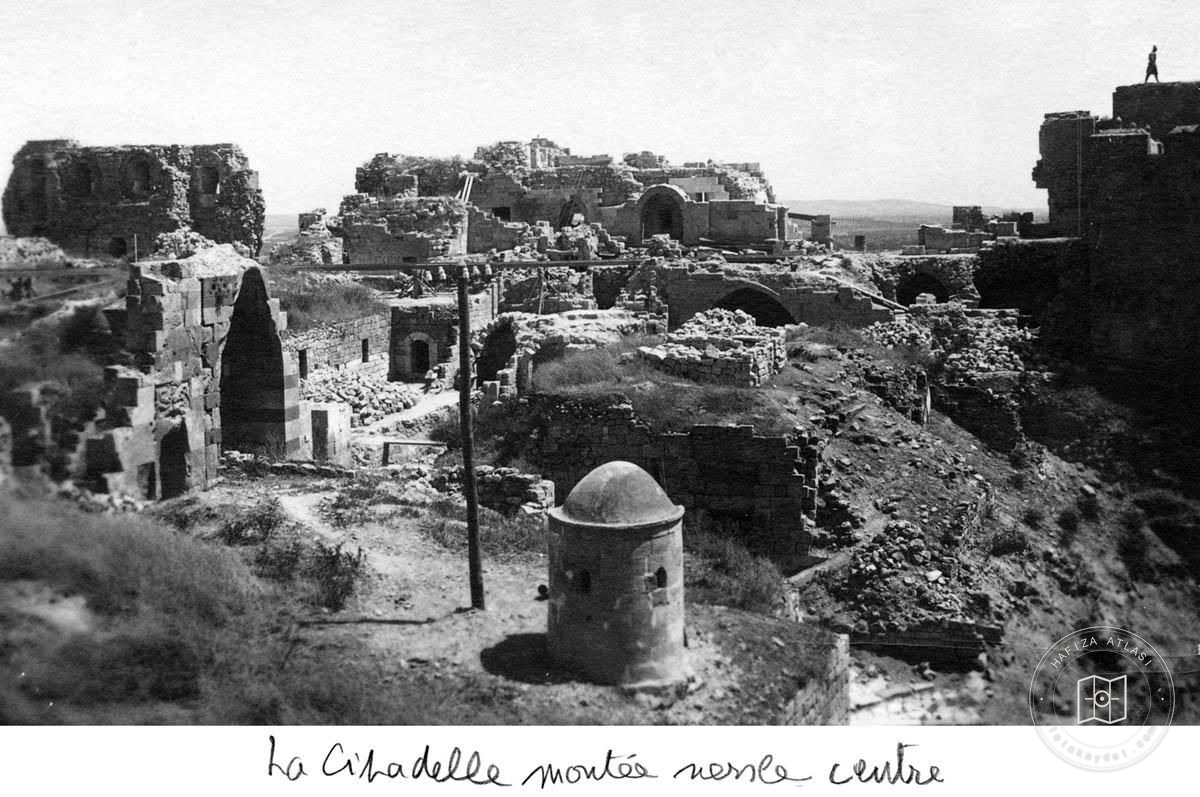 Aleppo — Domes and ruins inside the citadel