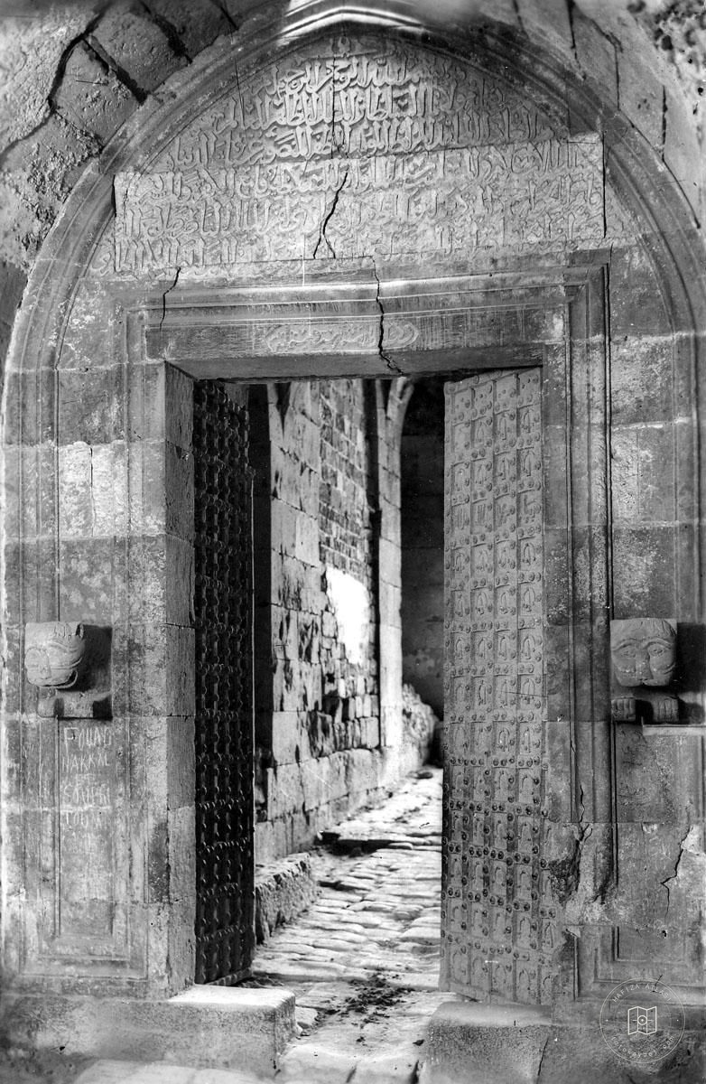 Aleppo — Citadel entrance — Lion Gate in the upper tower