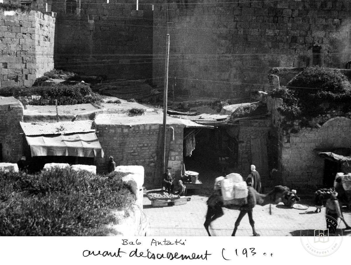 Aleppo — Antakya Gate — view of the gate