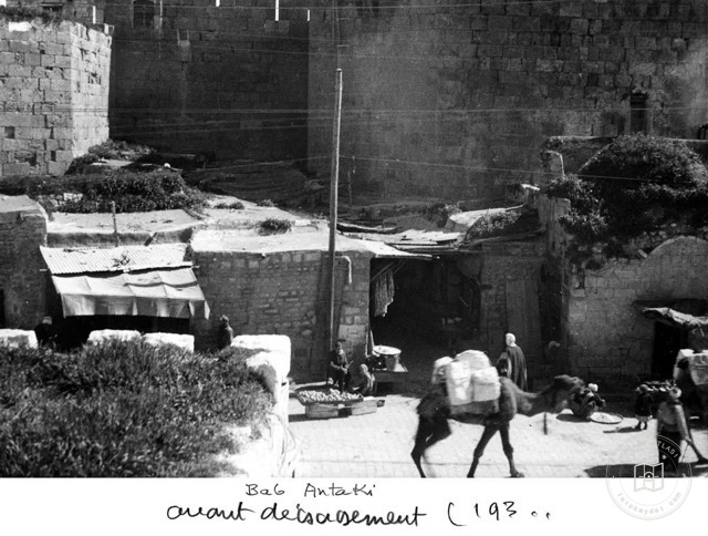 Aleppo — Antakya Gate — view of the gate