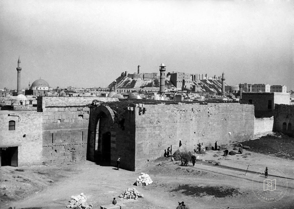 Aleppo — Qinnasrin Gate — gate and adjoining walls