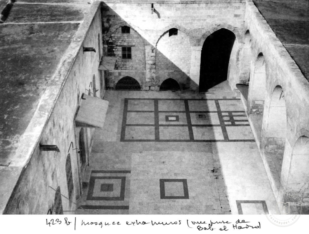 Aleppo — Mosque outside the walls seen from Hadid Gate
