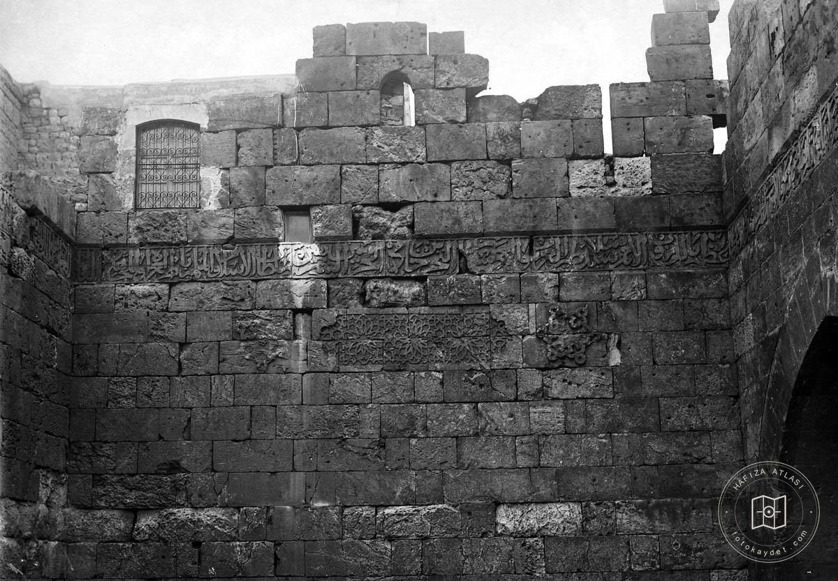 Aleppo — Antakya Gate — masonry, inscriptions and floral ornament