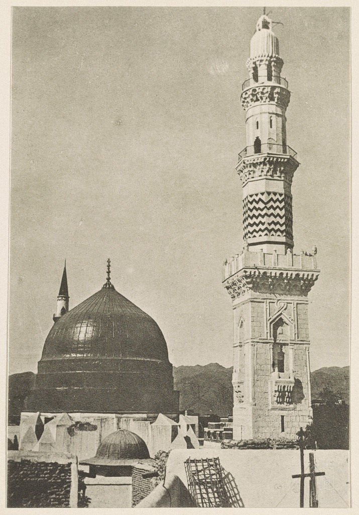The old minaret and Green Dome of the Prophet’s Mosque