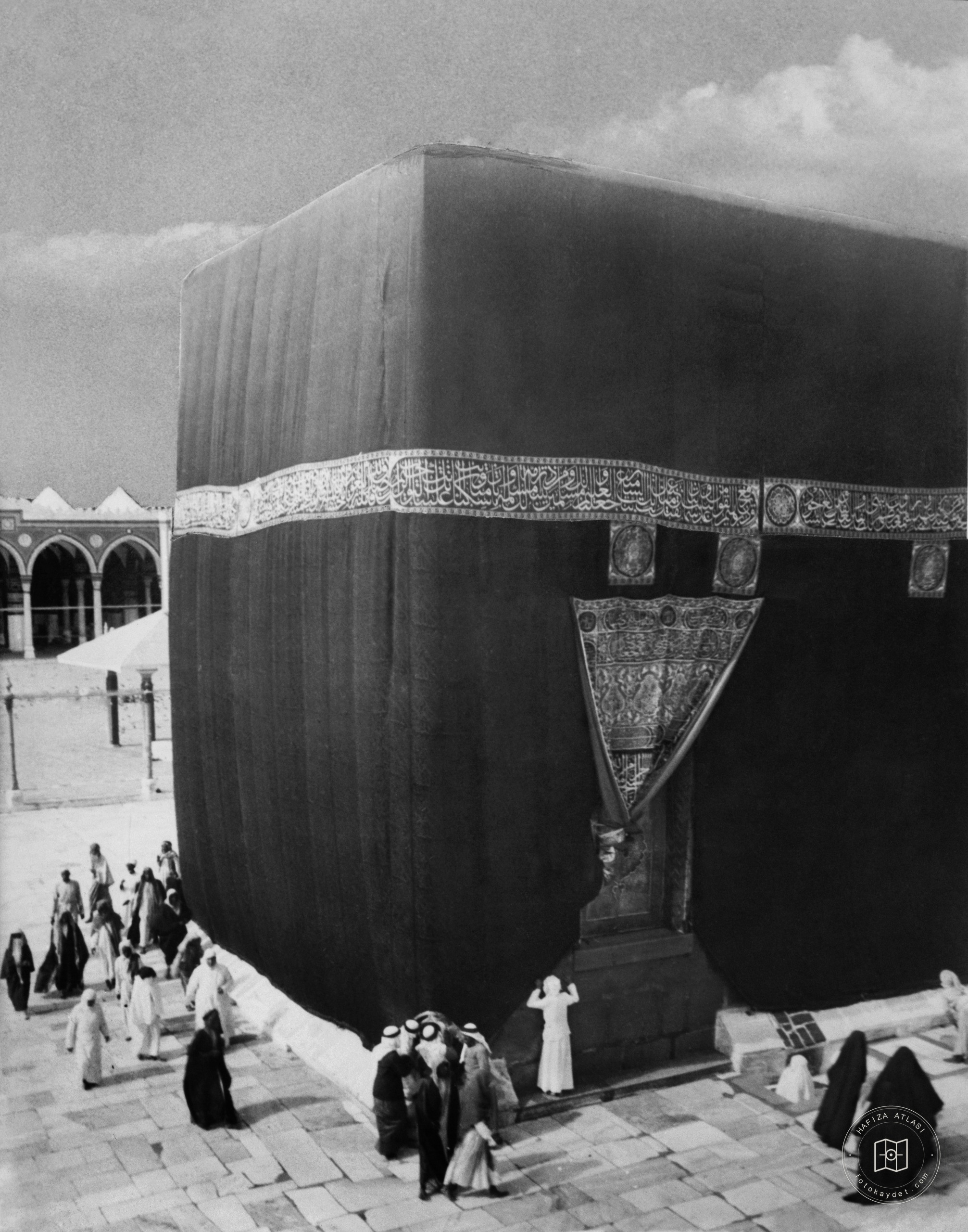 Pilgrims around the Kaaba