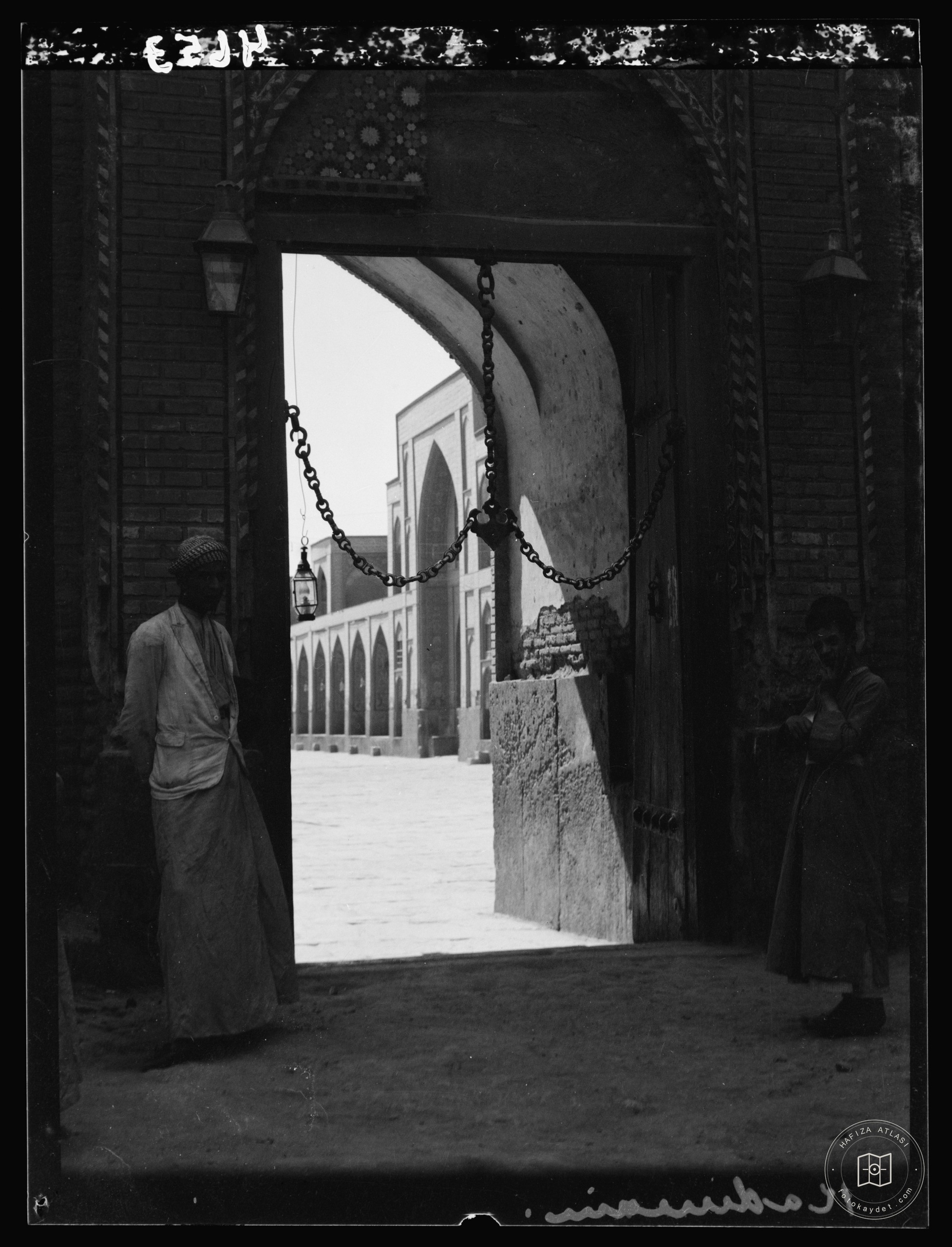 Kadimain, third holy city of the Shite Muslims. Entrance to the Great Mosque
