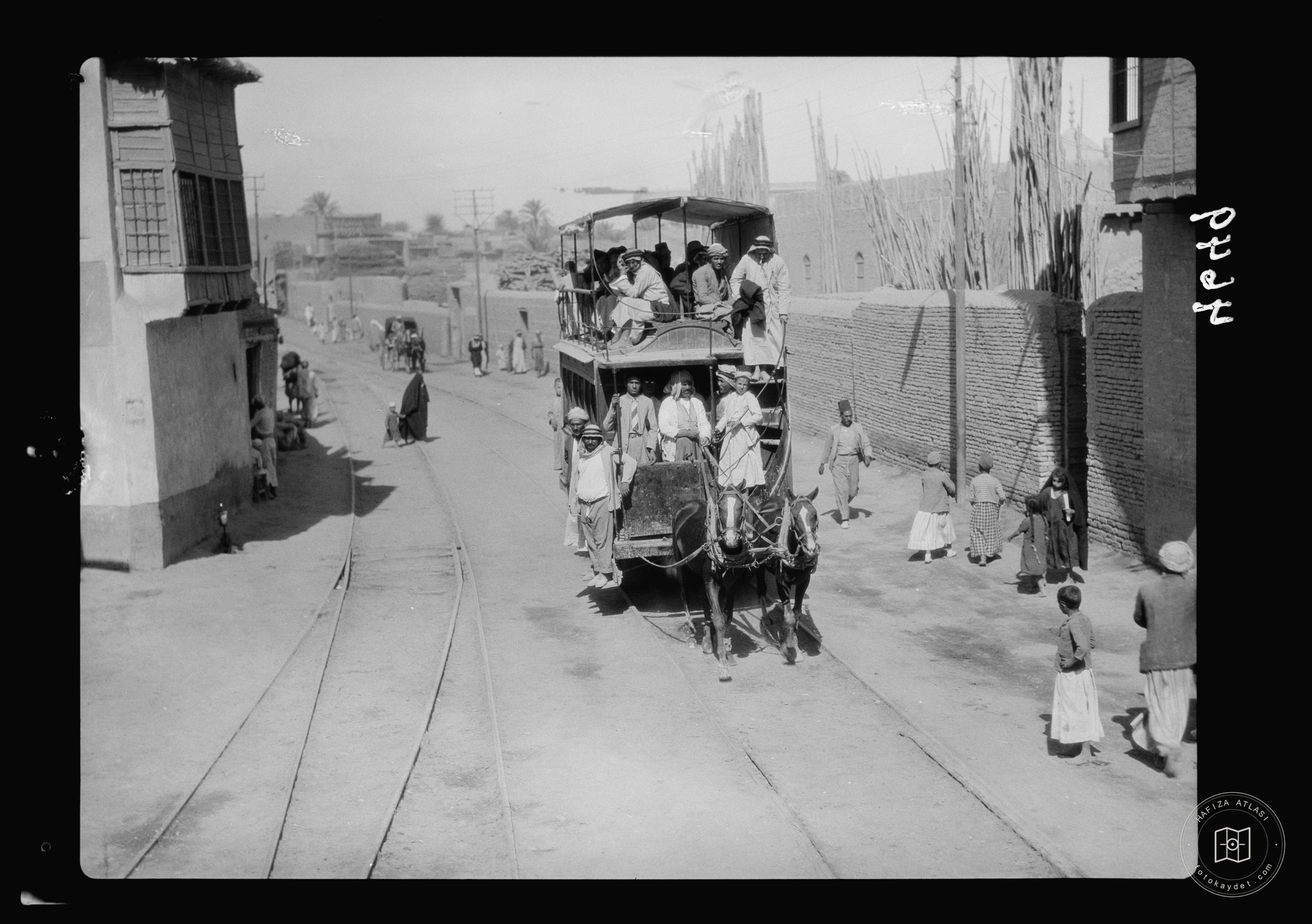 Kadimain, third holy city of the Shite Muslims. Horse tram. Between Kadimain and Baghdad