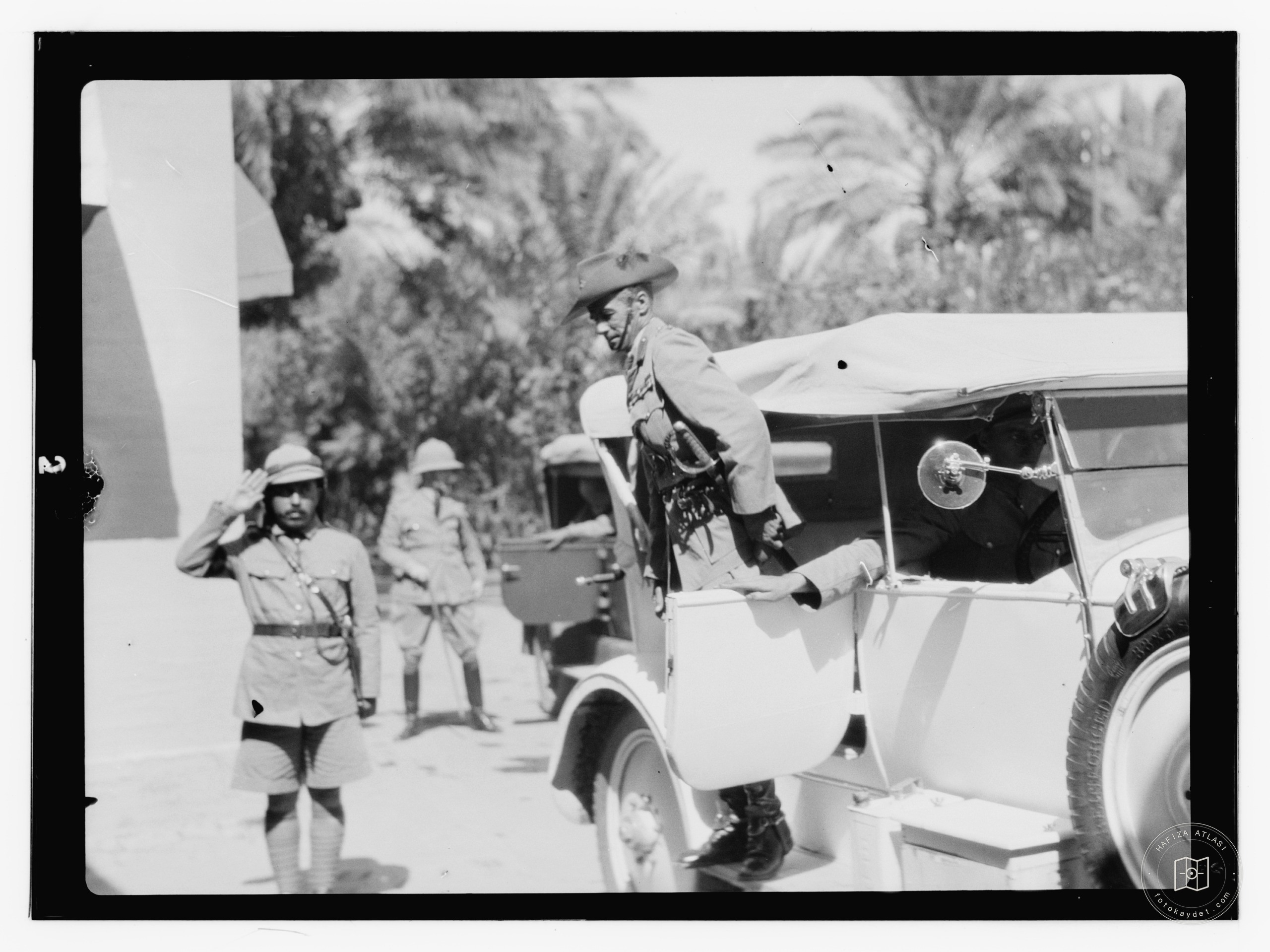 10/6/32 at the palace etc., Baghdad, Australian officer getting out of car