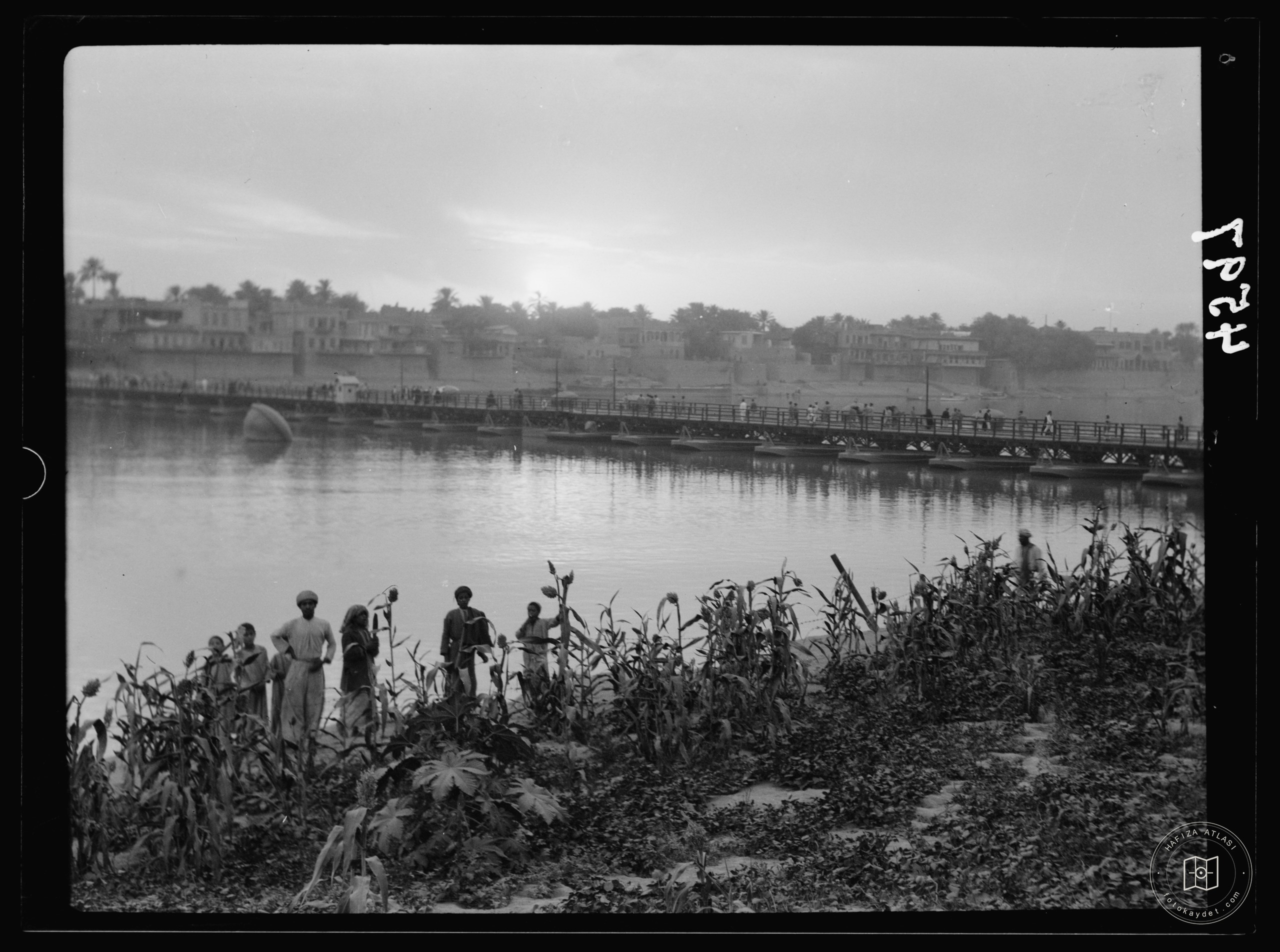 Baghdad. The Tigris. Sunset scene