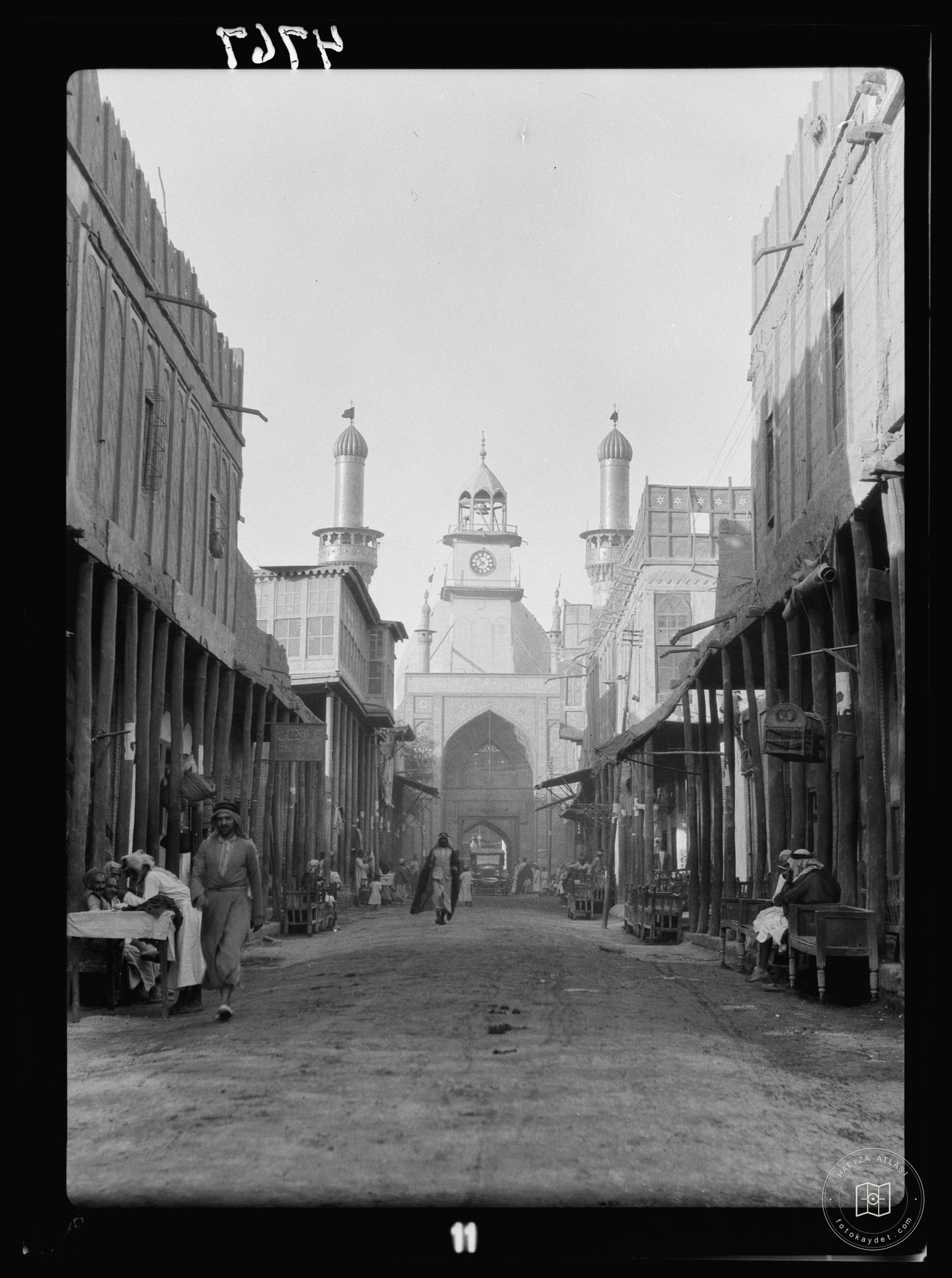 Kerbela. Second holy city of the Shiite Muslims. Street scene near main entrance to the mosque