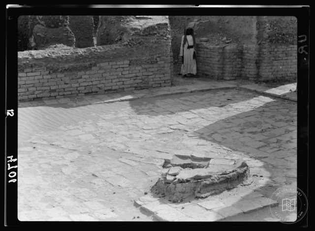 Ur — Antik mezar kalıntıları · 1