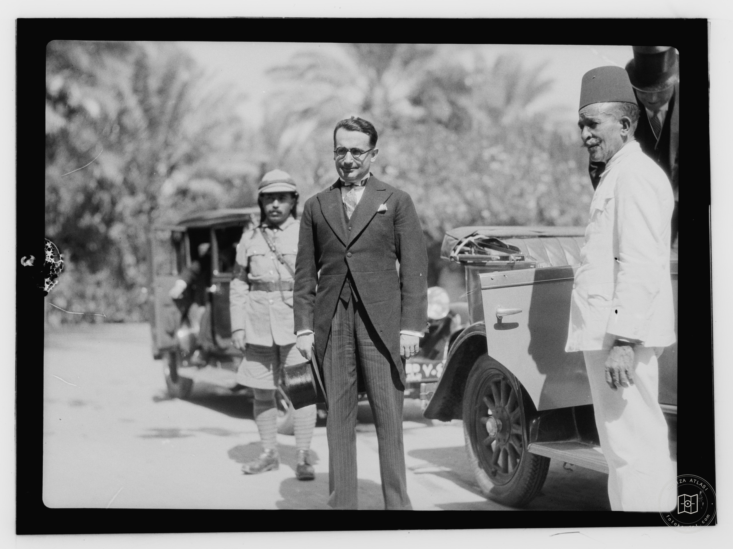 10/6/32 at the palace etc., Baghdad, man in tails