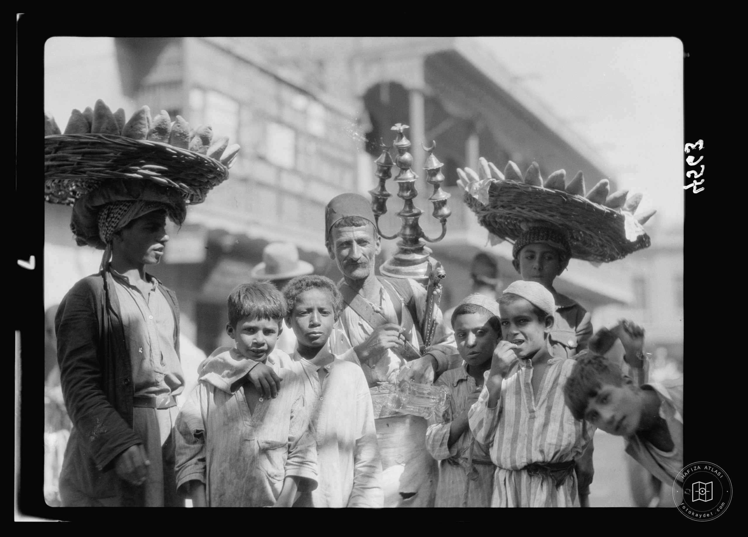 Baghdad. Lemonade and bread vendors