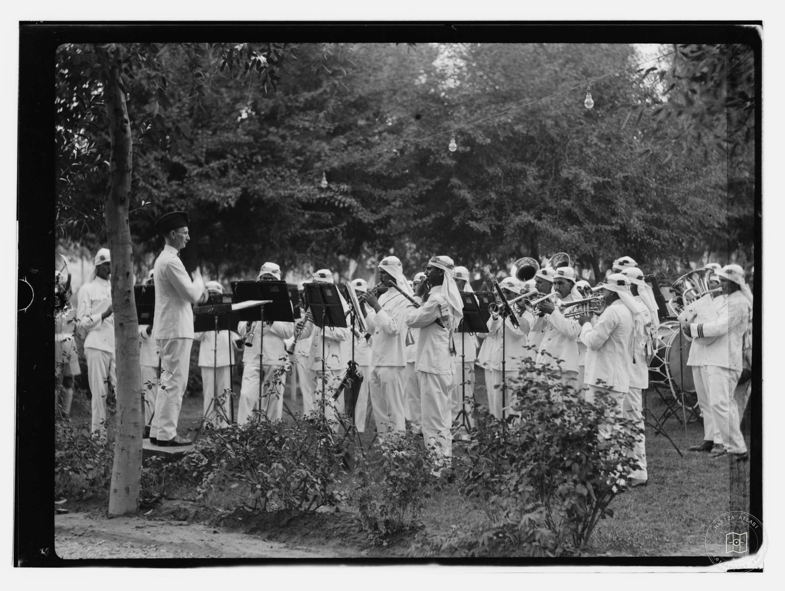10/6/32 at the palace etc., Baghdad, army band