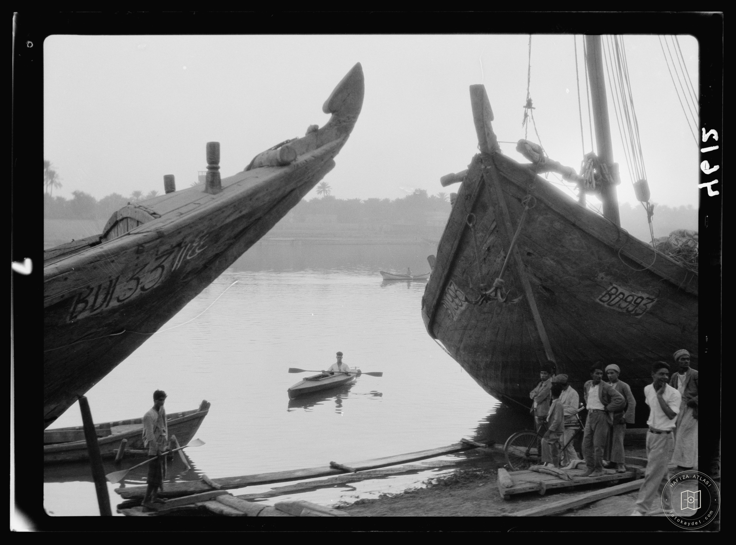 Baghdad. The Tigris. Characteristic bows of the "Bellums." Large river boats with ornamental bows