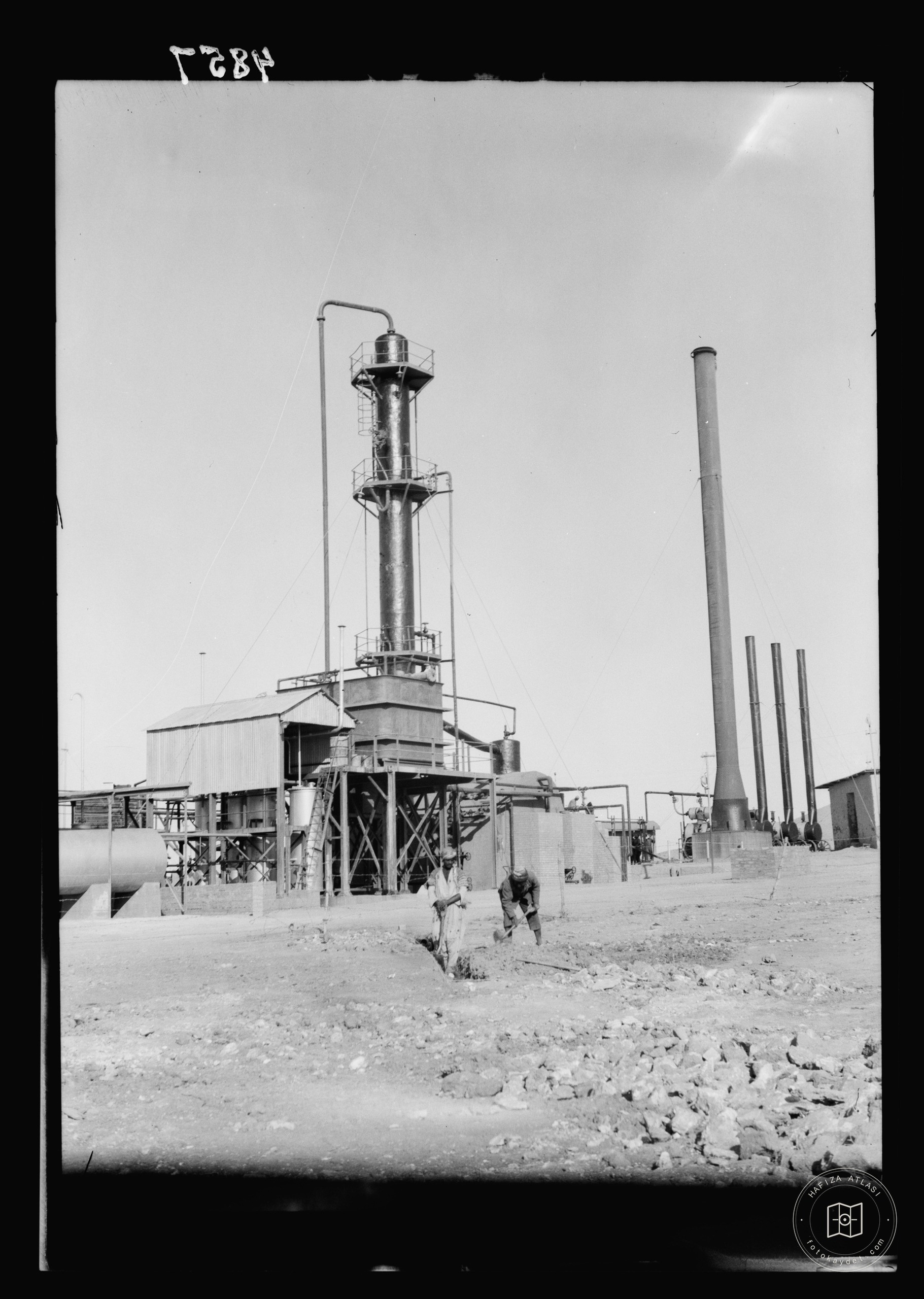 Kerkük — Petrol rafinerisi · 3
