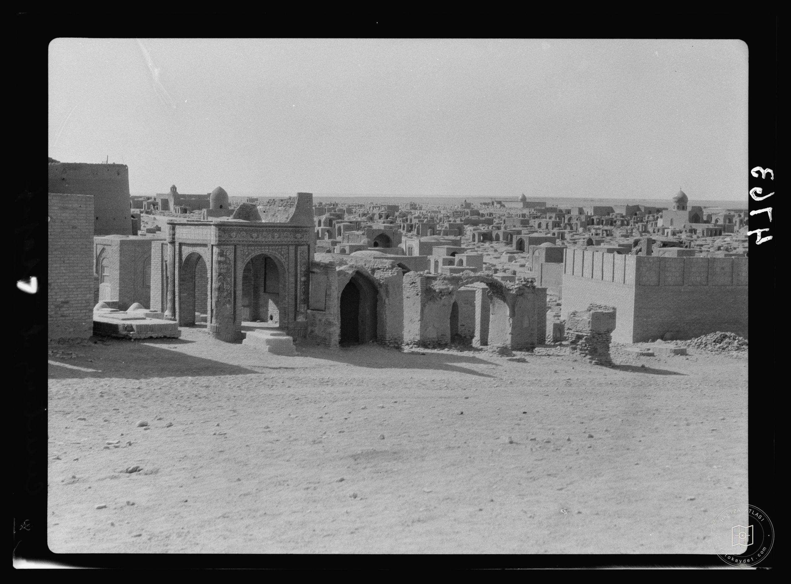 Nejaf. First sacred city of the Shiite Muslims. City of the dead. A general view of the great necropolis