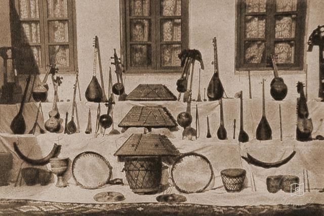 Iraq — Traditional musical instruments
