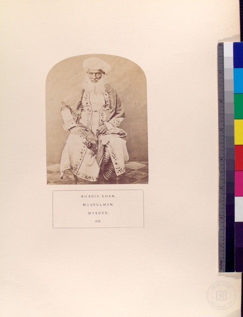 Mysore’da Kadir Han’ın portresi