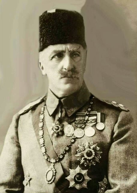 Hanedanlar — Portre / Kişi Görseli