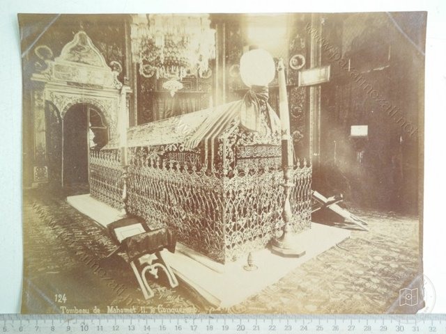 Fatih Sultan Mehmed’in Türbesi