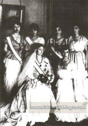 Hanedanlar — Portre / Kişi Görseli