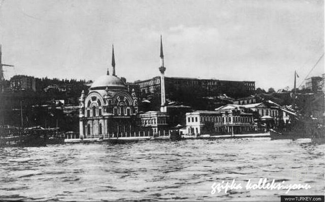 Dolmabahçe Mosque