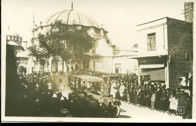 vahdeddin Fatih draws from the mosque to Friday