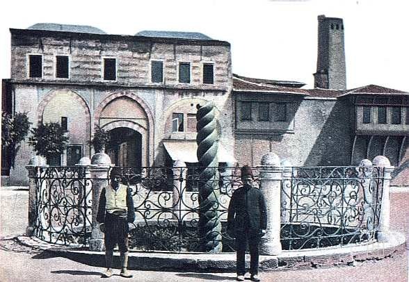 Sultanahmet-Burma Stone Or Snake Column