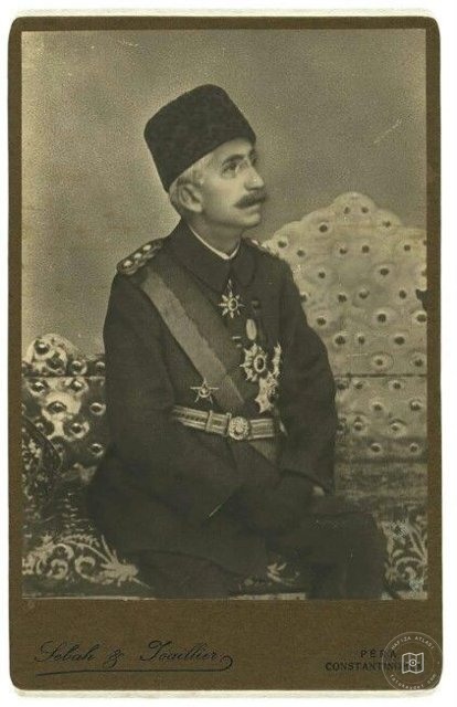 Hanedanlar — Portre / Kişi Görseli