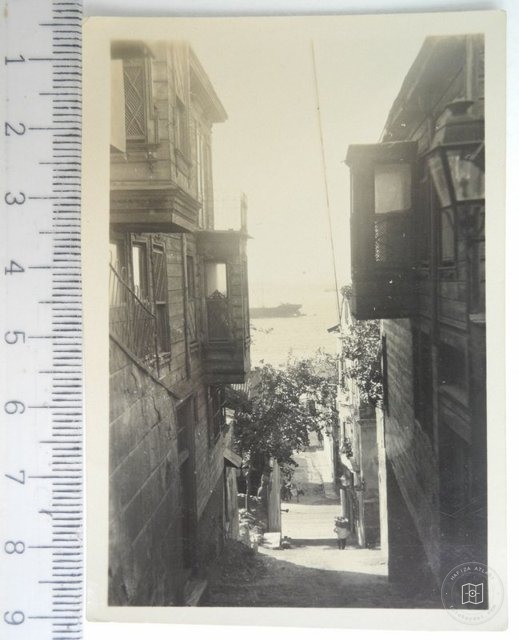 Sokaklar — Arşivden bir görünüm