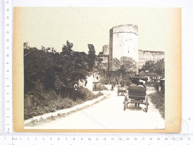 Yedikule Surları Önünde At Arabası