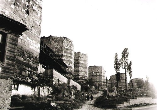 Tekfur Sarayı — Arşiv kaydı