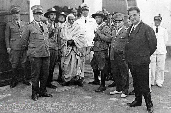Ömer Muhtar İtalyan İşgal Askerlerinin Elinde