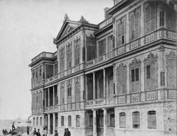 Mansions, Kiosks and Pedestrians — Archive image