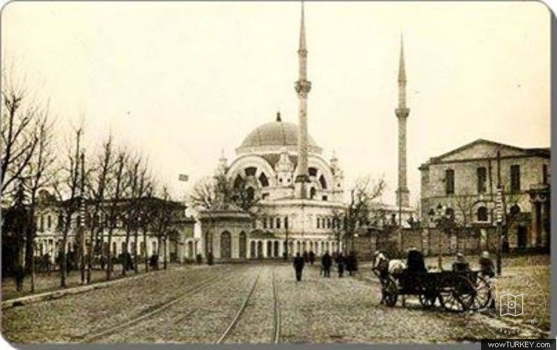 Dolmabahçe ve Çırağan — Arşivden bir görünüm