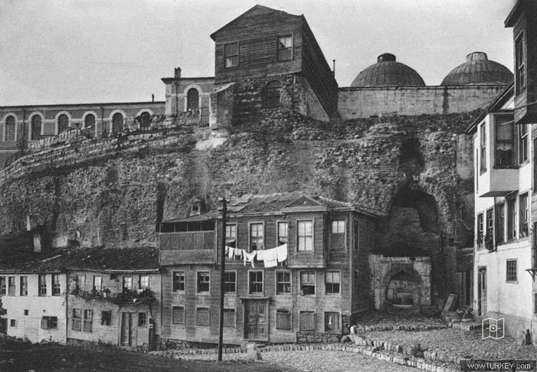 Kathman Se Hippodrome
