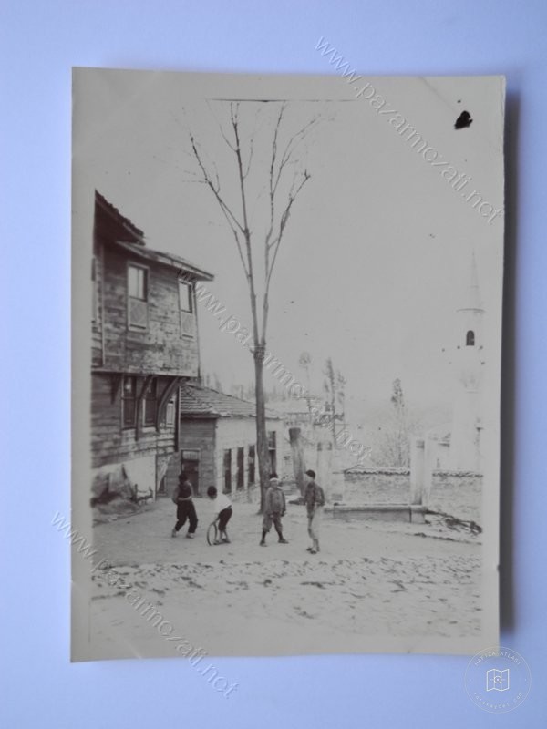 Sokaklar — Arşivden bir görünüm