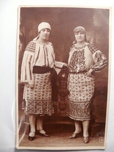 WOMEN — Archive image