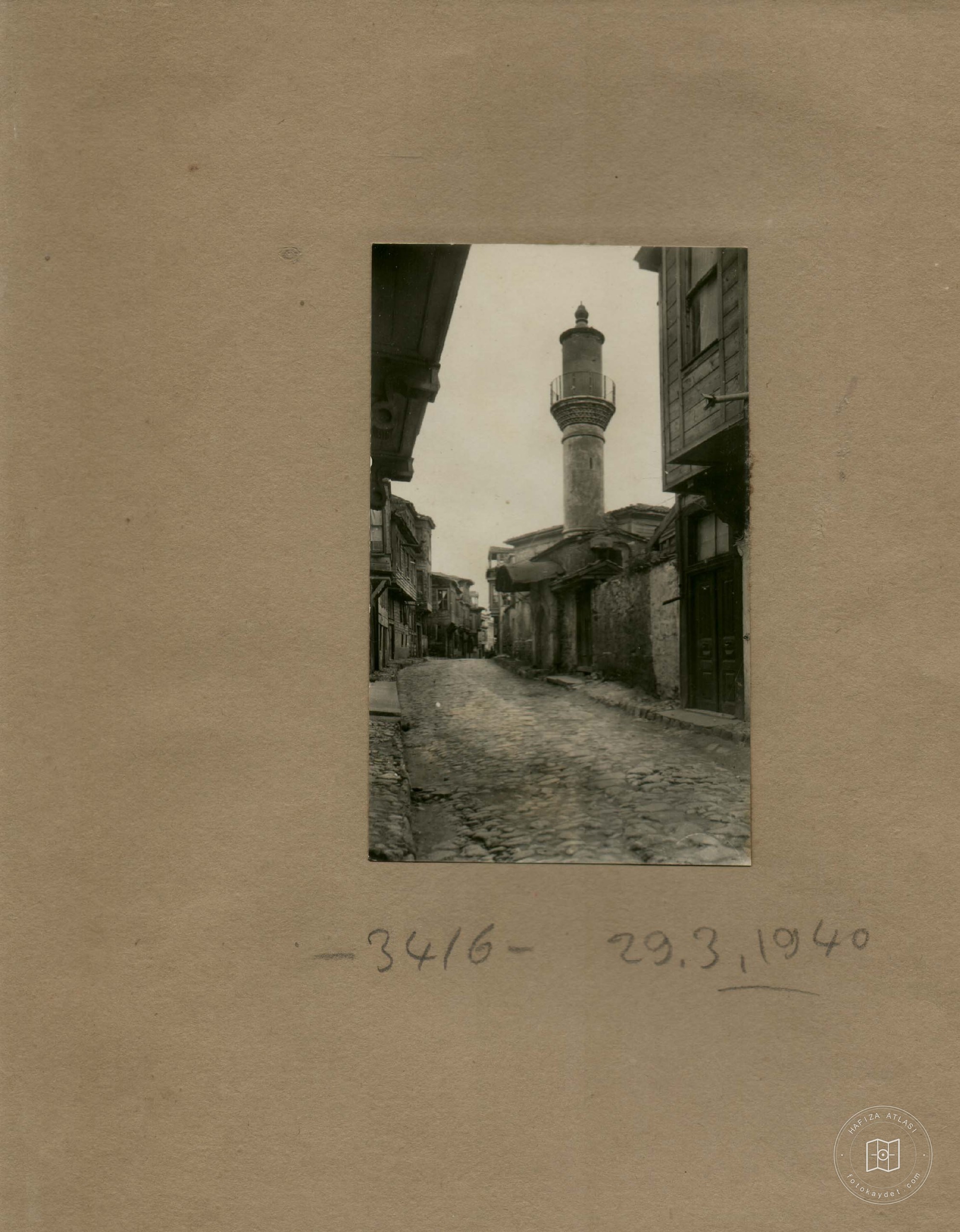 Sinekli Mescid Katip Muslihiddin ve Çeşme — Arşiv Görseli