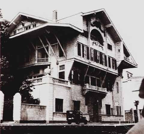 Mansions, Kiosks and Pedestrians — View from the archive