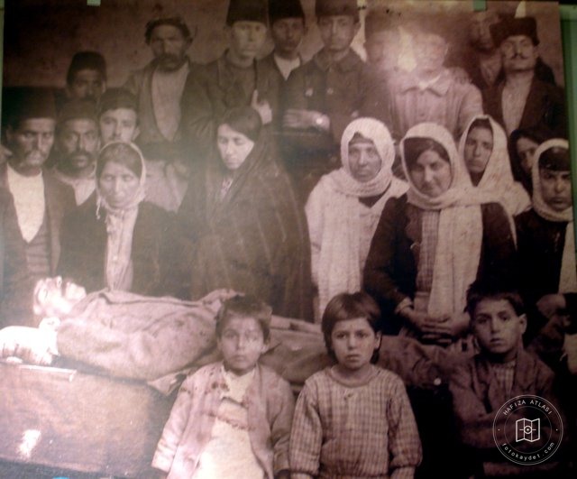 bir Rum Aile Fotoğrafı