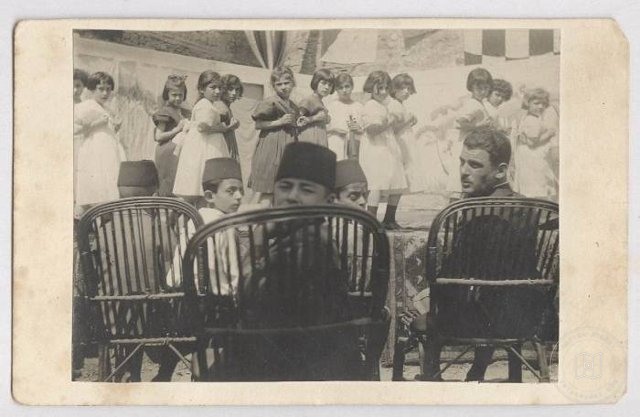 Portreler ve Yaşam — Portre ve kişi arşivi