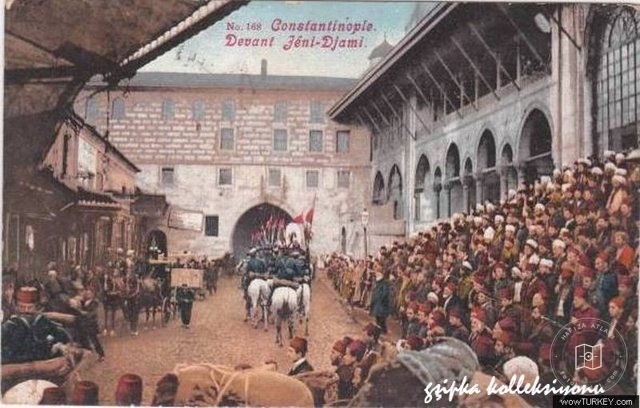 From His New Glass of Pıyadealayi