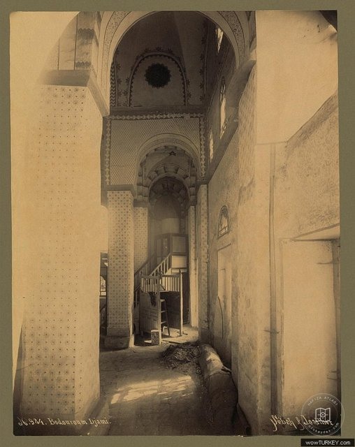Istanbul Bodrum Mosque — AaUppercase