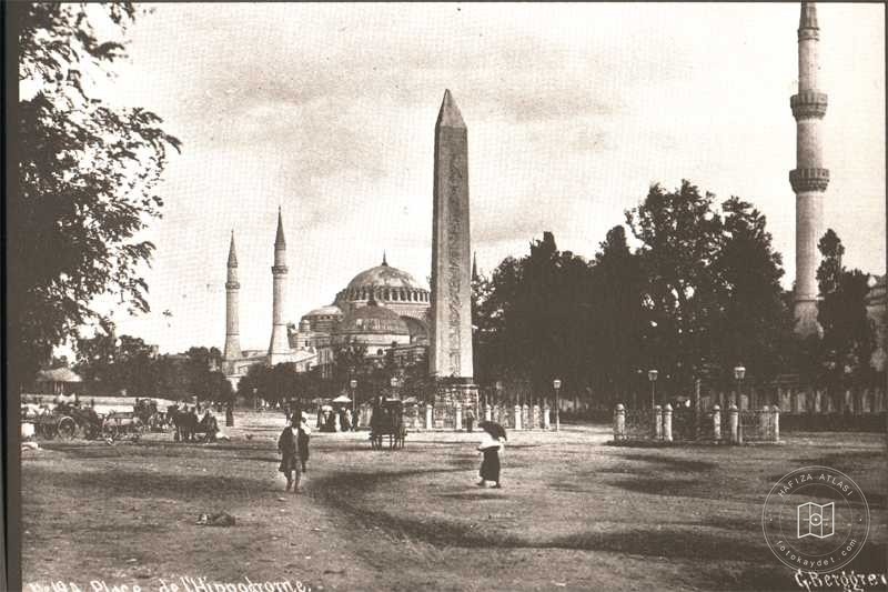 Sultanahmet-At Square and right stone
