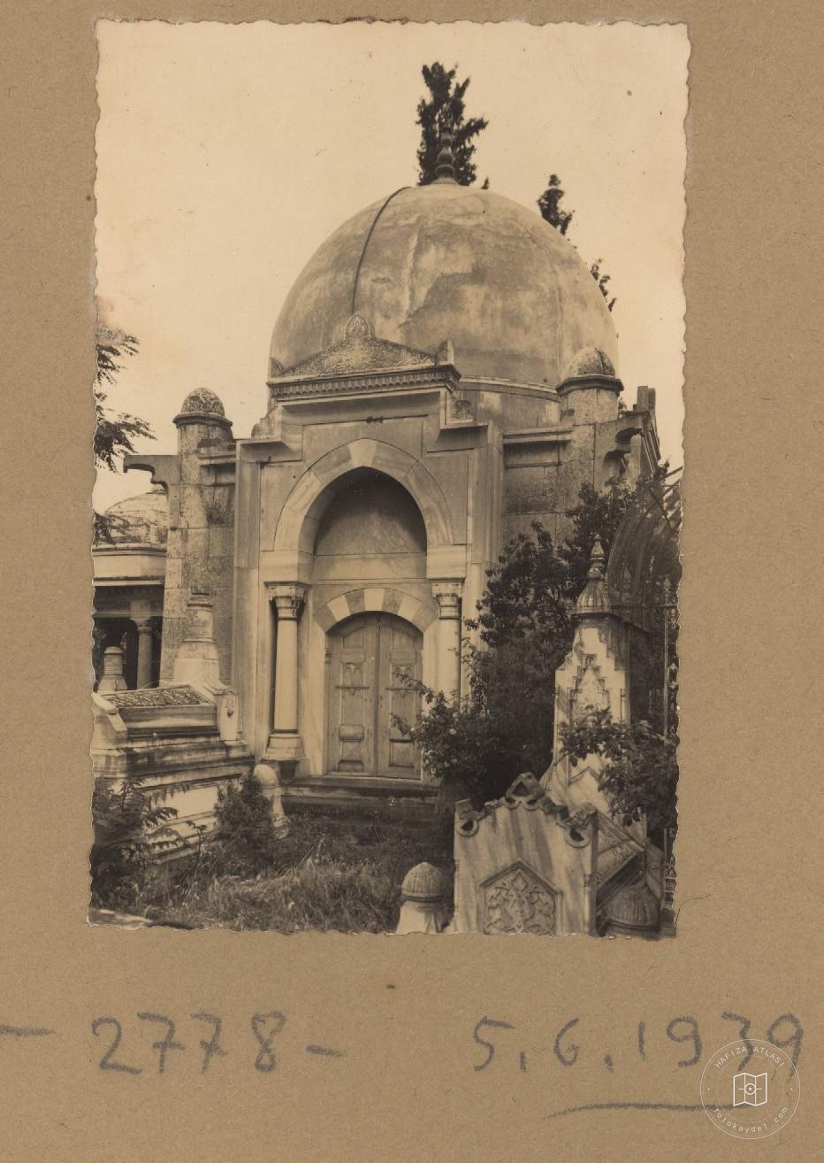 GAZI OSMAN PAŞA Tomb — Archive image