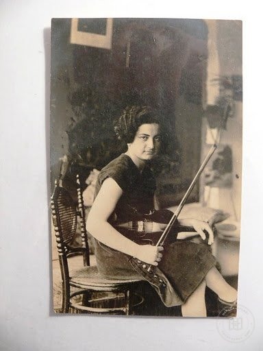 WOMEN — Archive image