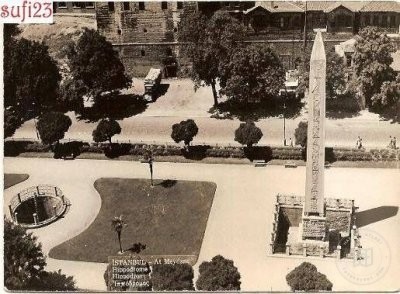 Sultanahmet-At Square
