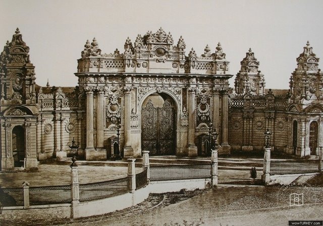 Dolmabahçe Palace Saltanate Gate